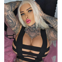 Top im Bondage Look